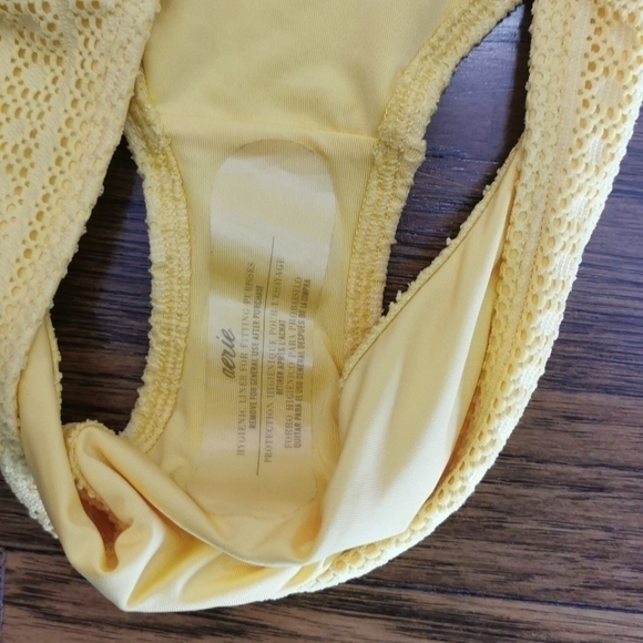 AERIE Bikini Bottom Hipster Yellow Lace Large New - Picture 5 of 5